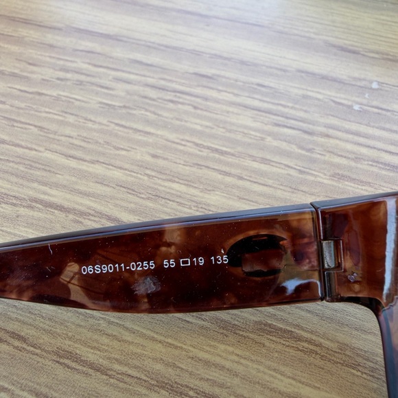 Costa Women's Tortoiseshell Sunglasses with Dark Lenses - Picture 2 of 3